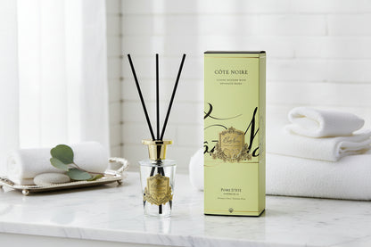 Côte Noire diffuser with packaging on a white background