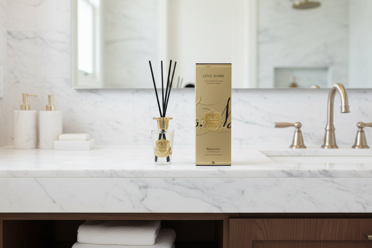 Côte Noire Prosecco diffuser with packaging on a white background