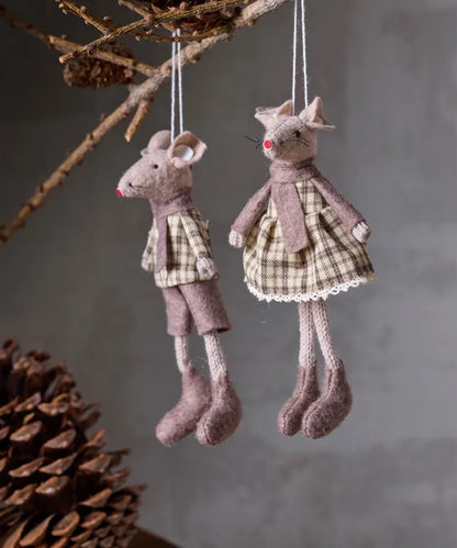 Brown Peter Mouse Hanging
