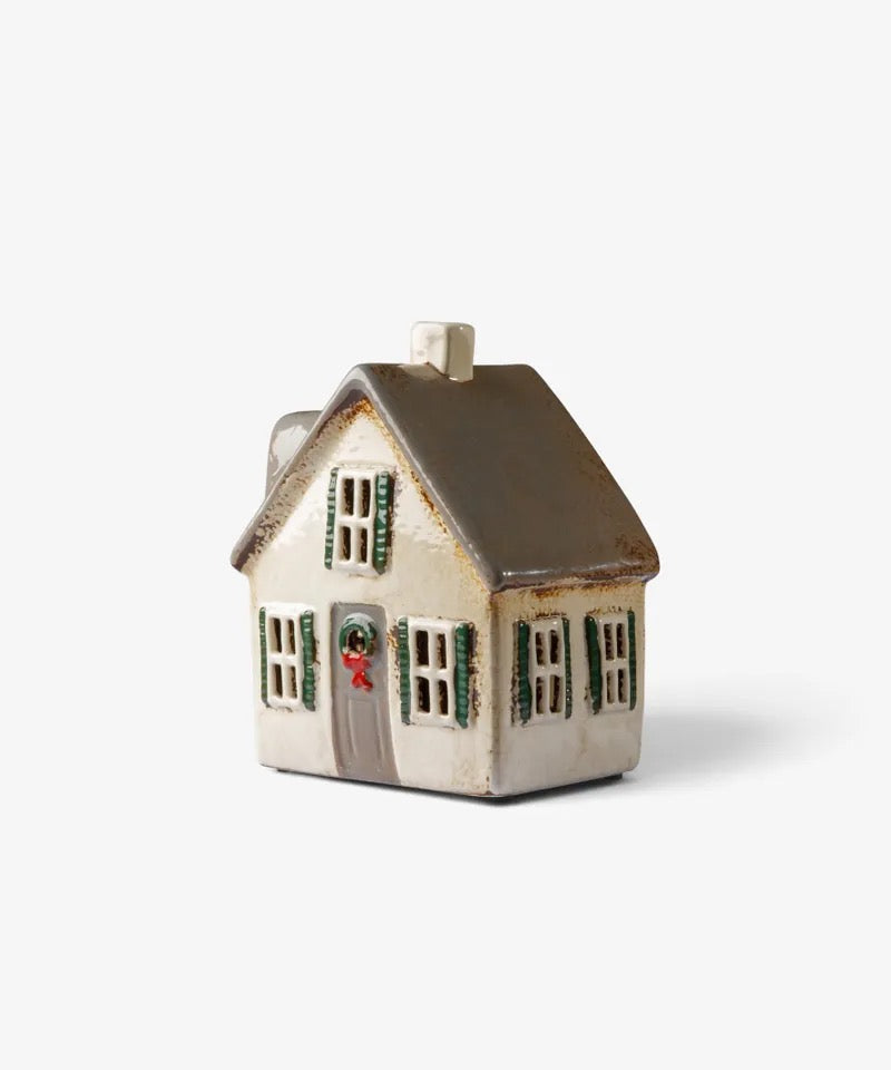 Nordgard Villa with Bow Wreath